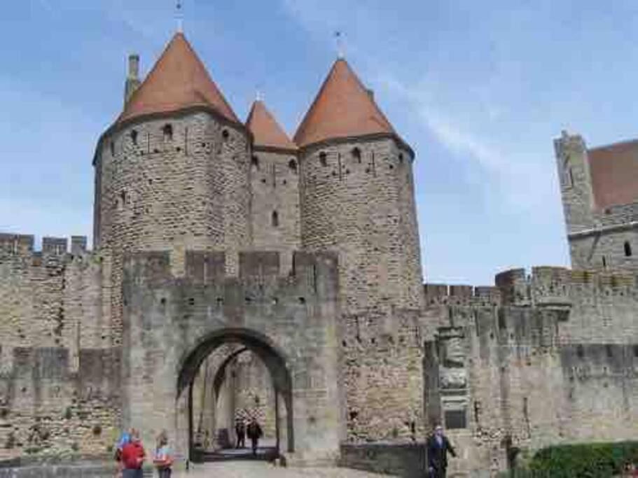 La Maison Rue Nadaud, Au Pied Des Remparts Carcassonne Exterior photo